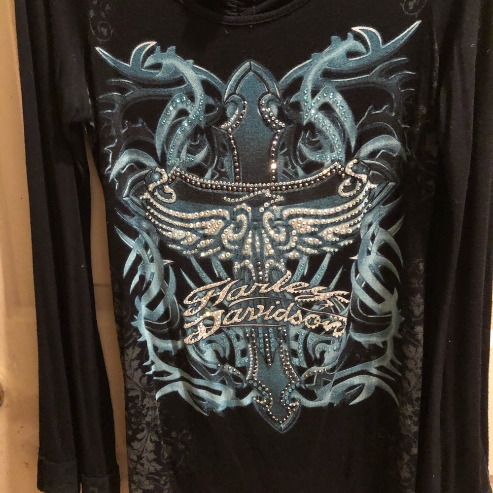 Barely worn HD lightweight top